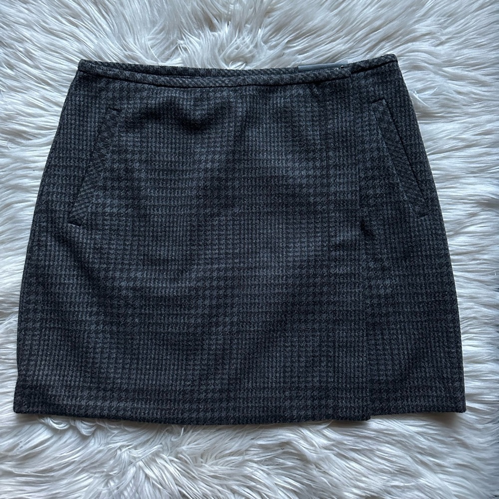Banana Republic wool-look mini skirt